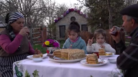 Grandmother Baked a Creamy Sponge Cake For Her Granddaughters (recipe in description