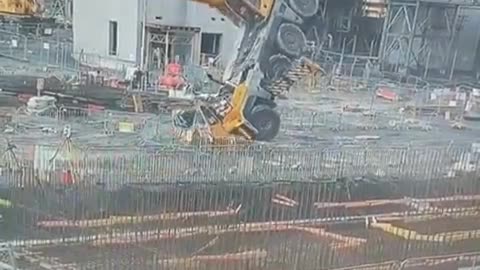 Crane Collapses in Dublin, Ireland: “It’s Just Taking a Nap”