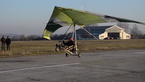 Start and Landing with a Motor Hang Glider