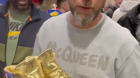 Trump golden shoes