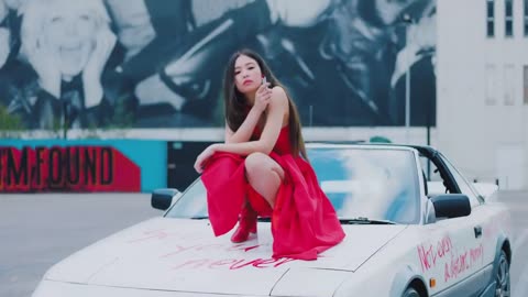 JENNIE - 'SOLO' M/V