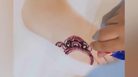 Foot mehndi design , easy mehndi design ,leg mehndi design