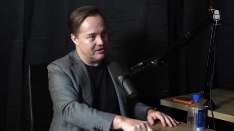 Elon Musk's worst moments are described in a story by Jason Calacanis on the Lex Fridman podcast.