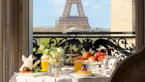 Let’s breakfast in Paris
