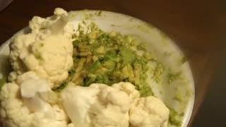 60 SECONDS TO RAW FOOD ~ AVOCADO MASH WITH CAULIFLOWER - June 15th 2011