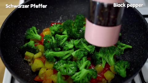 Recipe for delicious rice with broccoli and peppers! A quick dinner!