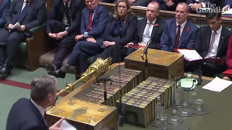 23_MPs nudge Rishi Sunak to speak after he appears lost in notes during PMQs