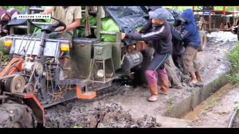 Save a farm truck carrying a bag of rice stuck in the mud