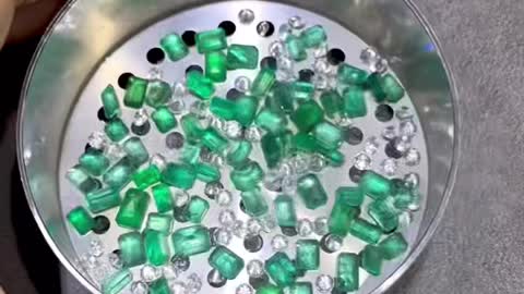 How to sieve gemstones with diamond siever for fine jewelry