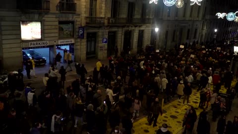 Anti-COVID pass protesters march in Spain