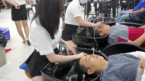 Her neck massage technique is excellent, she makes me extremely relaxing and comfortable