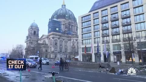 Giant aquarium with nearly 1,500 exotic fish bursts in Berlin