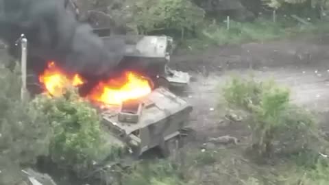 The coolest video of the destruction of two Ukrainian MPAPs with infantry has appeared