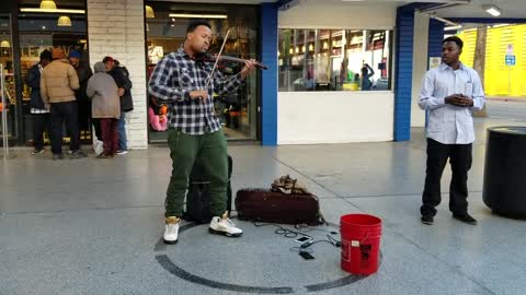 Electric Violin Player Rocks On The Fremont Street Experience