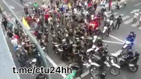 BREAKING : Ecuador Military Backs Protestors and Releases The Krakin On The Police