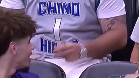 LaMelo makes a young fan’s night