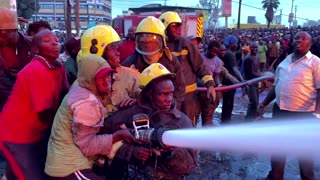 Kenyan firefighters battle massive blaze in Nairobi