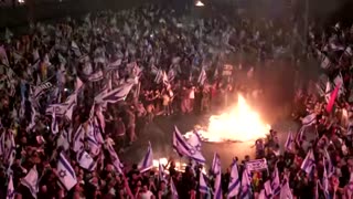 Mass protest after Netanyahu sacks defense minister
