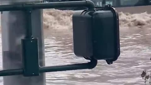 Torrential rain causes dangerous flash flooding in Las Vegas | ABC News