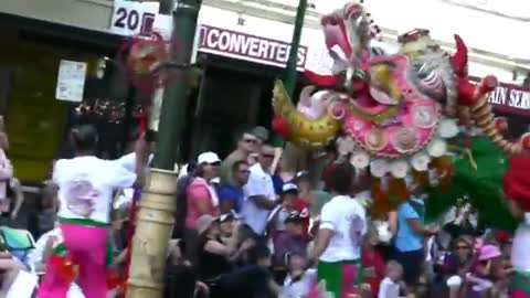 Real Dragon Sun Loong imperial Dragon Gold Mountain Bendigo Easter Parade_Cut