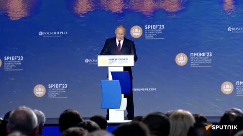Vladimir Poutine intervient au Forum économique international de Saint-Pétersbourg 16 juin 2023