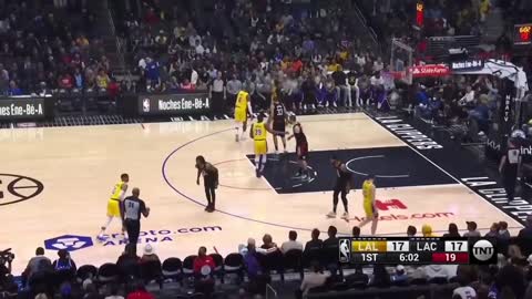 Lebron Makes Crowd Go CRAZY After Insane ChaseDown Block&Shows Why He Is The Goat !