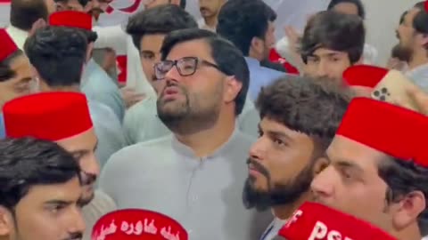 Aimal Wali khan amoung students