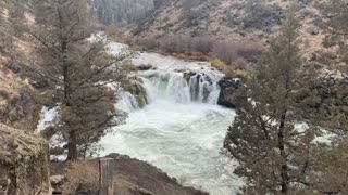Central Oregon – The Mighty Steelhead Falls