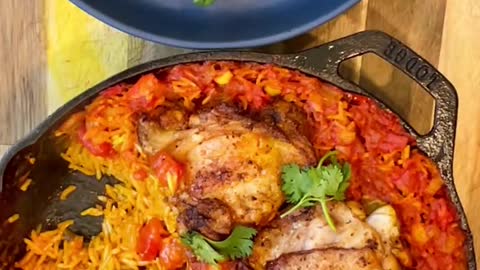 One Skillet Chicken wirh Tomato and Turmeric Rice