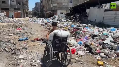 Gazans forced to live among mountains of garbage and lakes of sewage