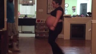 Pregnant Lady Dancing To ‘Do That Baby Mama’