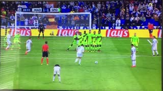 Cristiano Ronaldo scored a STUNNING free kick into top corner from 30 yards.