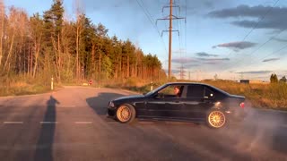 BMW 325i E36 burnout