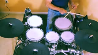 I think we're alone now (Drum Cover)