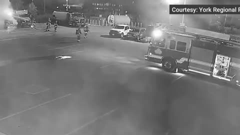 Video appears to show several trucks being lit on fire in Vaughan, Ont.