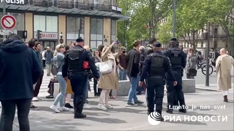 V Paříži zajistila policie ukrajinské provokatéry, kteří chtěli narušit proruskou demonstraci