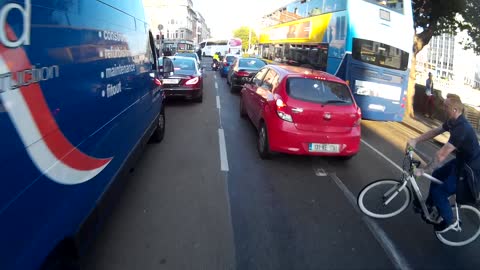 Disastrous crash with cyclist shockingly avoided