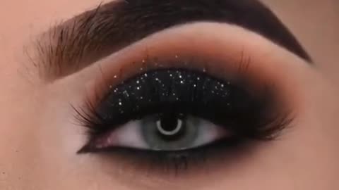 Beautiful Smokey Eye makeup#viral#rumblr