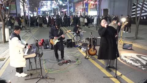 we are the champions guitar cover - 밴드공연 - 신촌 차없는 거리 버스킹 .