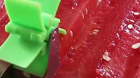 Watermelon cutter