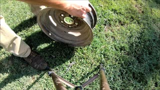 How to mount and dismount tires by hand