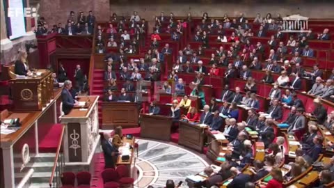 Fracasan las dos mociones de censura contra el Gobierno de Macron