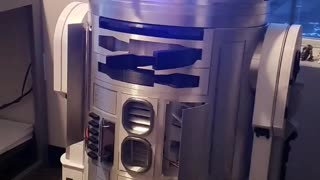 R2 Finally Gets A Head!!