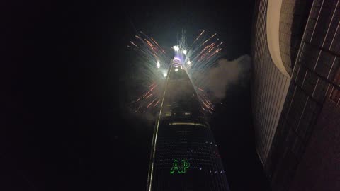 🎇 Spectacular New Year's Eve Fireworks 2024 🌃 | LOTTE WORLD TOWER Seoul Happy New Year | Yeohaeng360