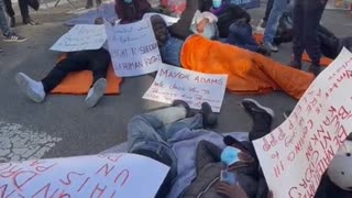 migrants are camped outside Gracie Mansion to protest Sanctuary City not giving them enough aid.