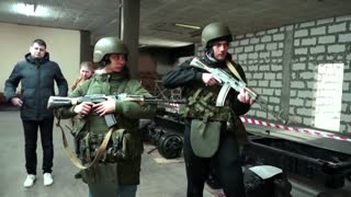 The Ukrainian couples training for war