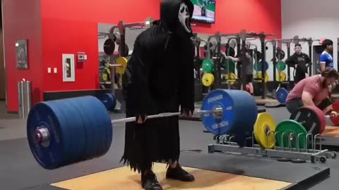 When Ghost Face Lifts At Your Gym 👻👻👀