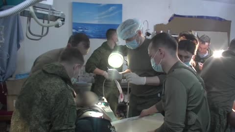 🇷🇺Russian servicemen provided medical assistance to residents of Kiev region who were injured after shelling by units of the Armed Forces of Ukraine.