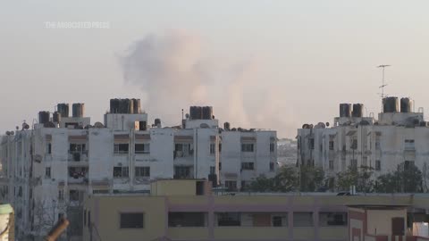 Smoke seen rising over Khan Younis from the direction of Rafah.mp4