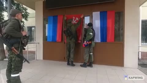 Russian troops took over the city center admiration building